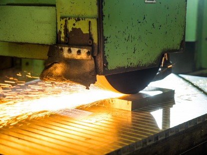 Schleifarbeiten im Werkzeugbau